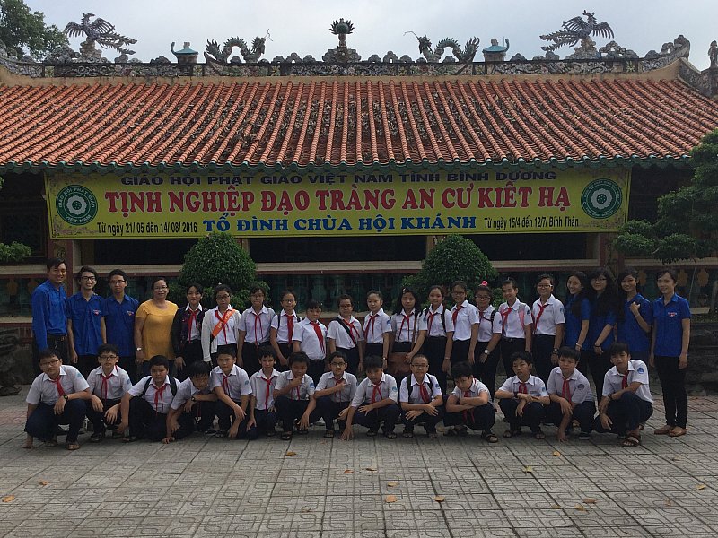 Trường THCS Chu Văn An tham quan chùa Hội Khánh