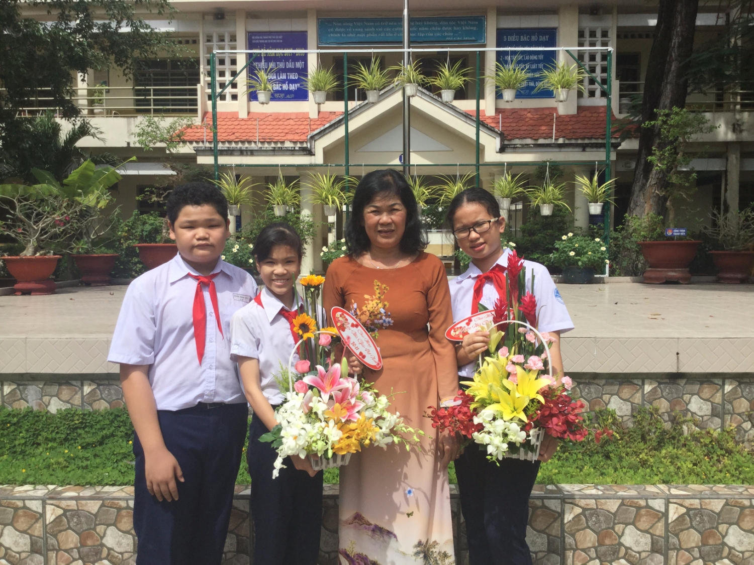Kỷ niệm 35 năm ngày Nhà giáo Việt Nam - Nhà giáo tiêu biểu