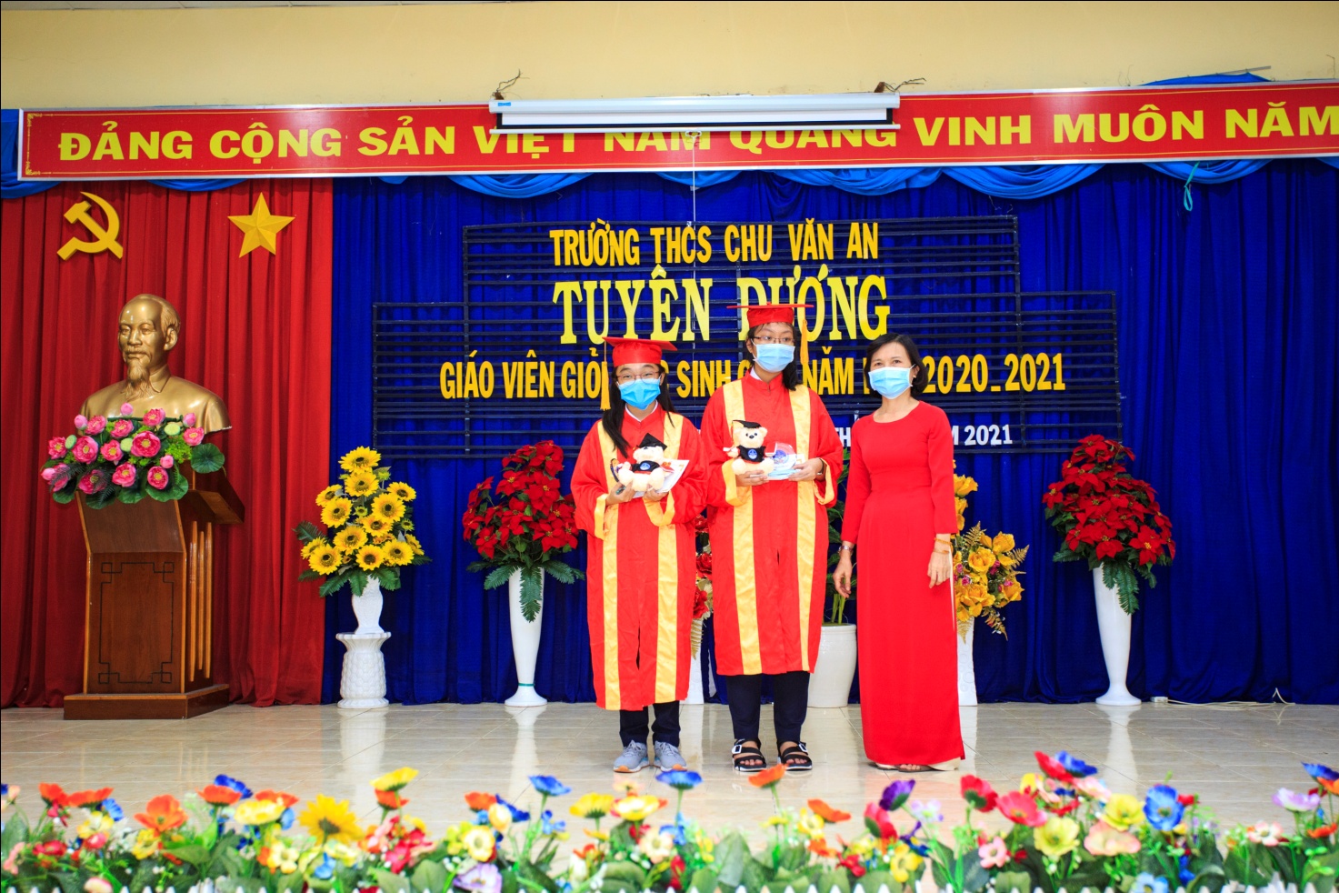 Trường THCS Chu Văn An tuyên dương giáo viên giỏi – học sinh giỏi Năm học 2020 - 2021