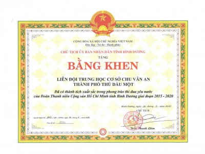 Liên đội nhận bằng khen của Chủ tịch UBND tỉnh