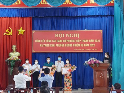 Chi bộ THCS Chu Văn An, thành phố Thủ Dầu Một tham dự Hội nghị tổng kết công tác Đảng bộ phường Hiệp Thành năm 2021 và Triển khai phương hướng nhiệm vụ năm 2022