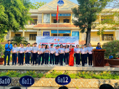 Trường THCS Chu Văn An, thành phố Thủ Dầu Một, tỉnh Bình Dương tổ chức Lễ trưởng thành Đội – Kết nạp đoàn viên và Ngày hội “Tiến bước lên Đoàn” – Công nhận chuyên hiệu rèn luyện đội viên năm học 2022 – 2023