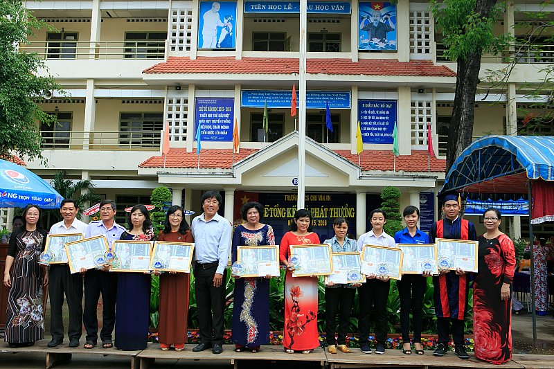 Khen thưởng "Học tập và làm theo tấm gương đạo đức Hồ Chí Minh" - Năm học : 2015 - 2016