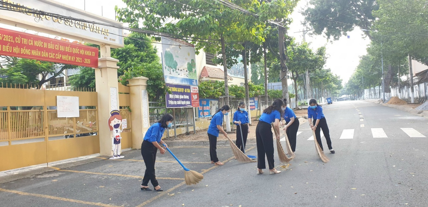 Đoàn trường THCS Chu Văn An, thành phố Thủ Dầu Một hưởng ứng Chiến dịch Làm cho thế giới sạch hơn năm 2021