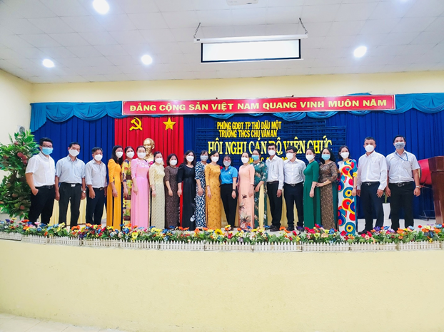 Trường THCS Chu Văn An, thành phố Thủ Dầu Một, tỉnh Bình Dương tổ chức Hội nghị cán bộ viên chức năm học 2021 – 2022