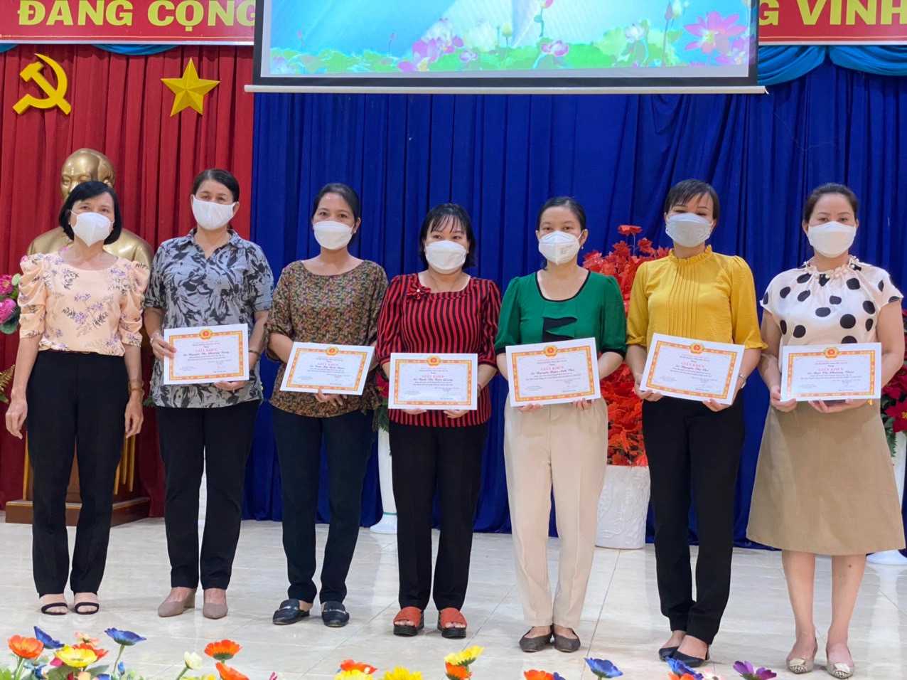 Chi bộ Trường THCS Chu Văn An, thành phố Thủ Dầu Một tổ chức Hội nghị tổng kết công tác chi bộ năm 2021
