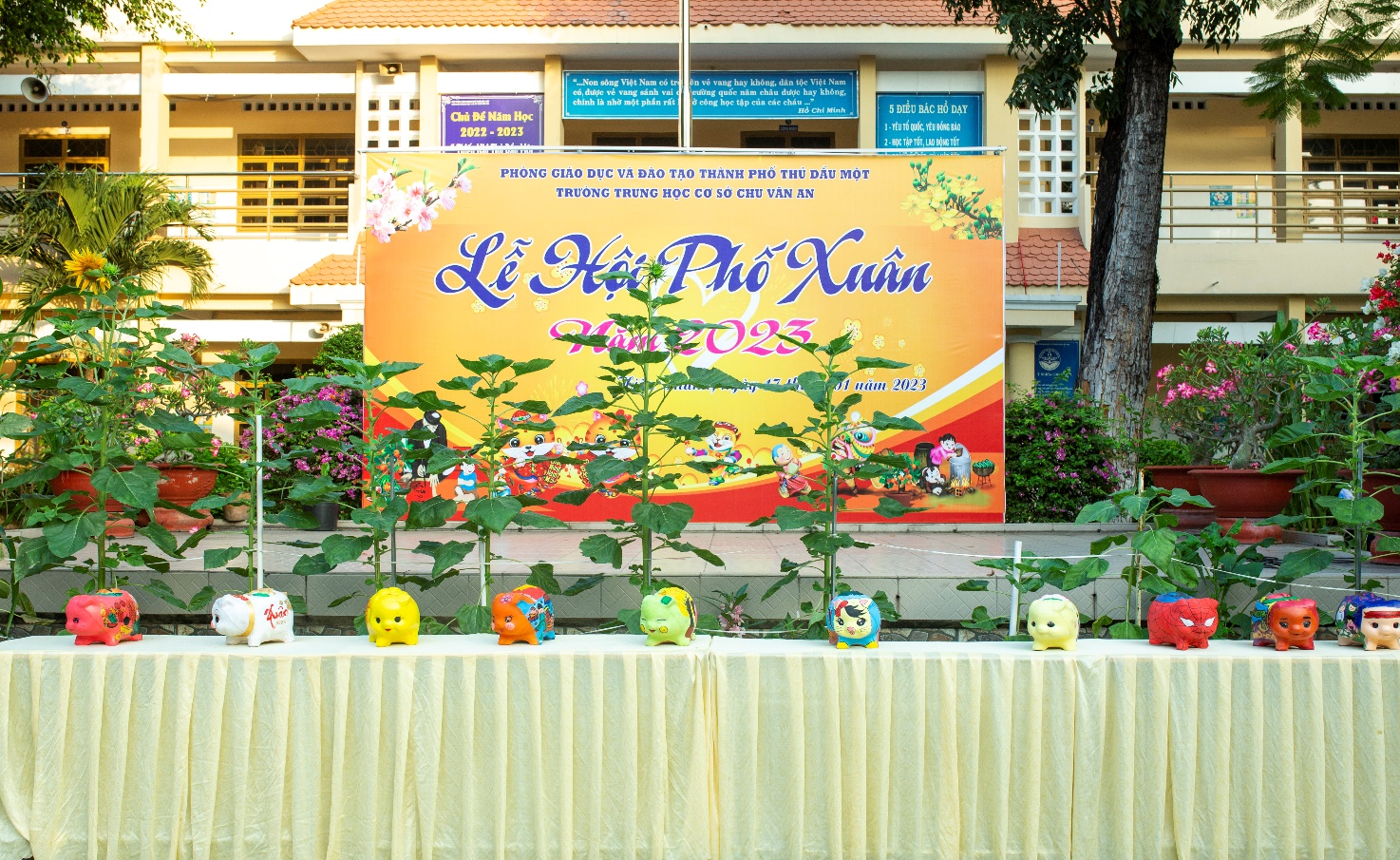 Trường THCS Chu Văn An, thành phố Thủ Dầu Một, tỉnh Bình Dương tổ chức “Lễ Hội phố Xuân” năm Quý Mão 2023